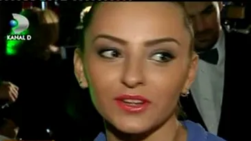 VIDEO Vlad Huidu este expert in schimbatul scutecelor! Vezi ce spun Giulia si partenerul ei despre experienta de parinti