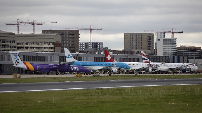 Aeroportul London City, închis după descoperirea unei bombe din al Doilea Război Mondial