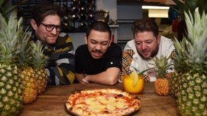 Cum a ajuns să coste o pizza cu șuncă și ananas 100 de dolari. Motivul invocat de restaurant  este incredibil