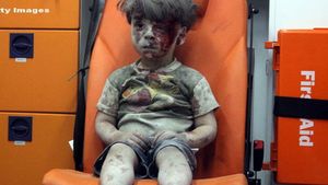 Cum arată acum Omran, copilul devenit un simbol al suferinţelor din Siria!