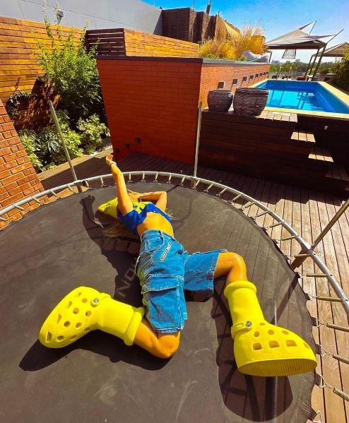 Cum arată penthouse-ul de 1,4 milioane de euro al Deliei Matache. Se întinde pe două etaje și are piscină proprie
