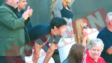 Face show in tribune