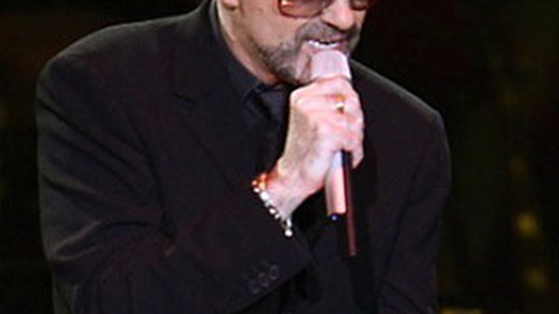George Michael le da 1.000 de bilete gratis la concert medicilor care l-au vindecat