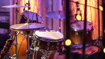 (P) Află ce trebuie să știi înainte de a contracta o formație live