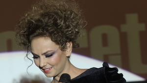 "Maica" Roxana Ionescu! Niciun barbat nu s-a apropiat de ea de 9 luni, dar blonda nu e deloc ingrijorata!