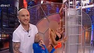 Mai PENIBIL de atat nu se putea! Unei VEDETE TV i s-a vazut tamponul in DIRECT