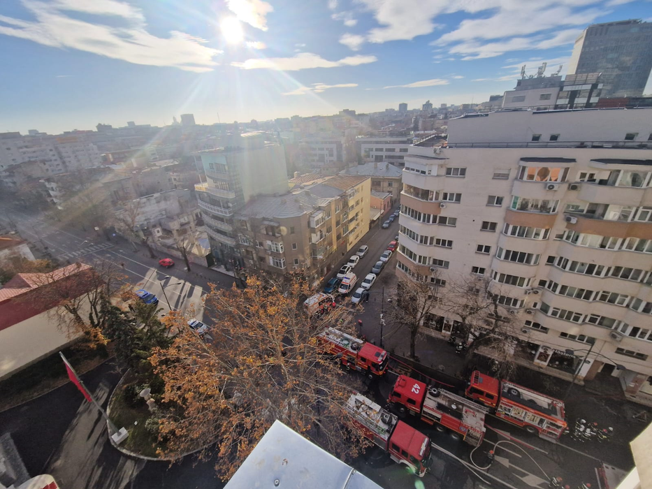 Incendiu pe Calea Dorobanți din București, chiar lângă ambasada Turciei. Un apartament s-a făcut scrum