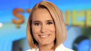Haideti sa o ajutam si noi! Andreea Esca: "Cel care va lua cele mai multe "like"-uri va ajunge la mine in dulap"