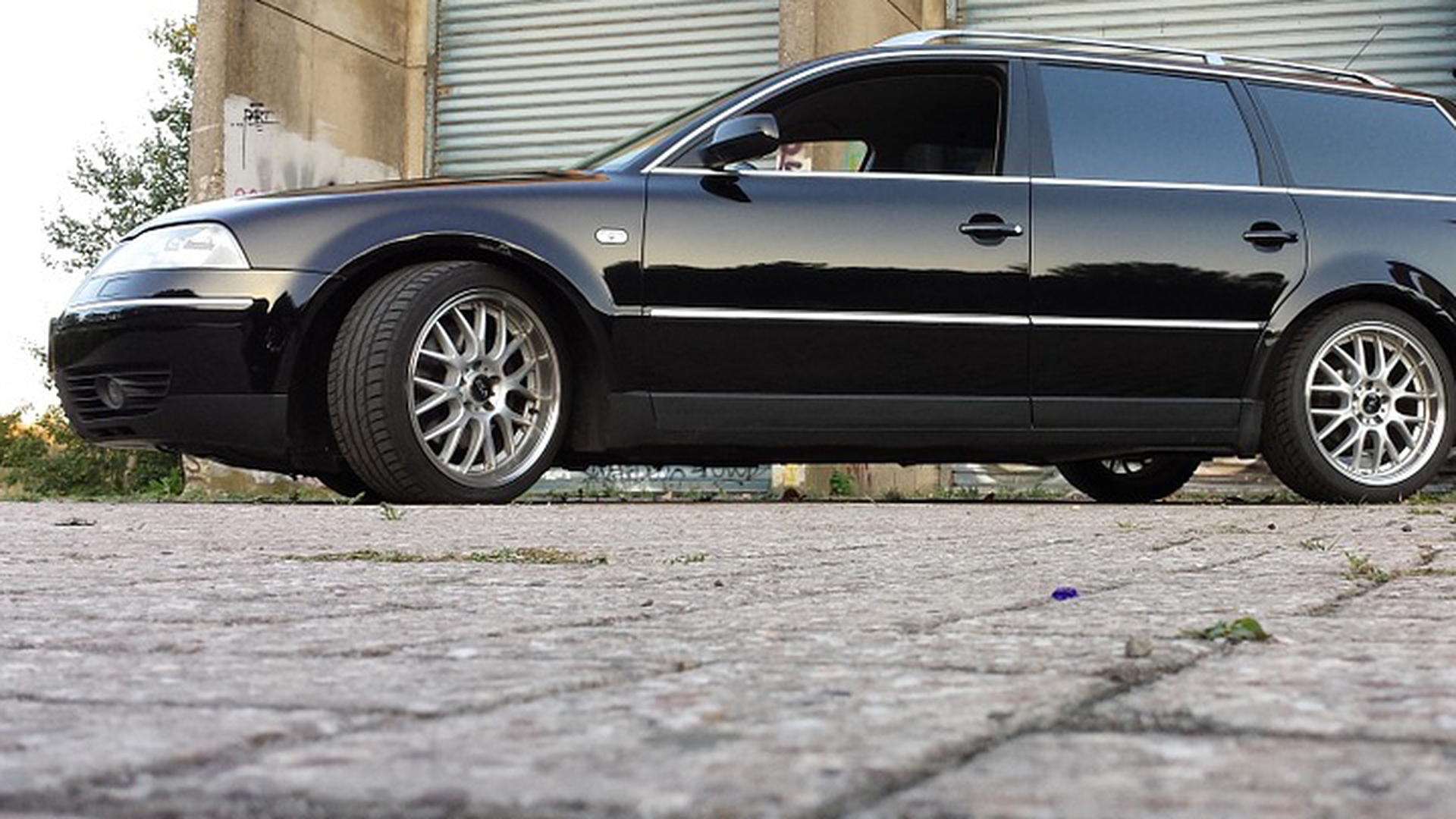 Anunţul unui român din Piteşti care vinde un VW Passat a devenit viral pe Internet:,,Vreau doar să te fac fericită...‘’