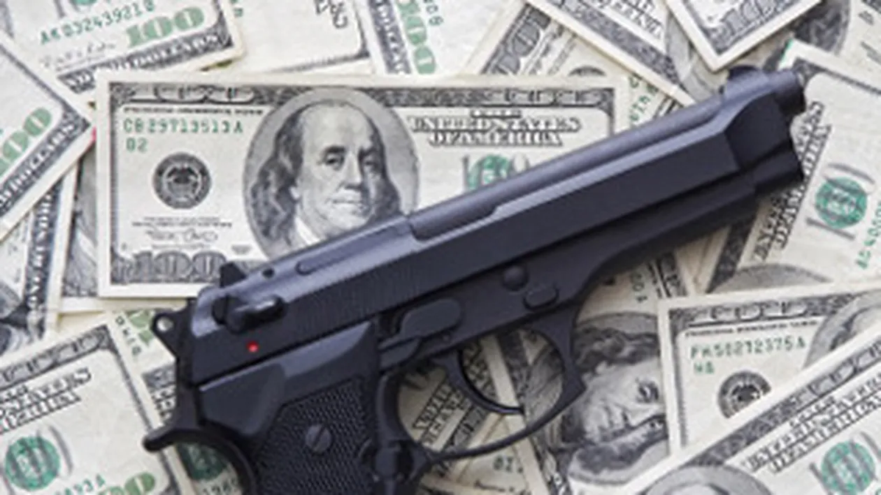 Jaf armat la o banca din Timisoara! Hotii au fugit cu un scuter!