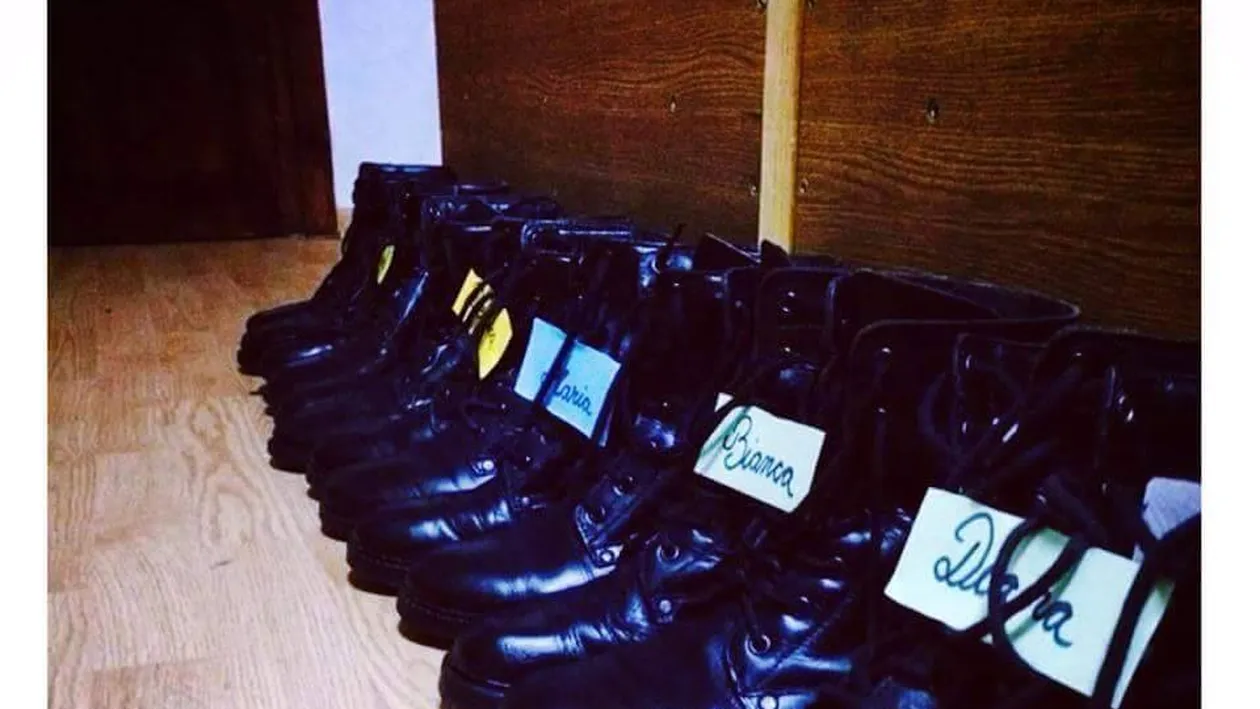 Şi poliţiştii l-au aşteptat pe Moş NICOLAE! Ce au făcut DANA, BIANCA şi MARIA luni noapte