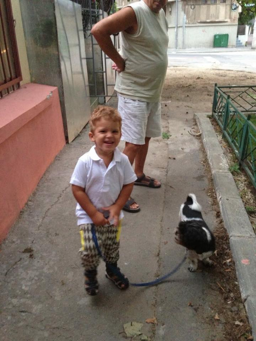 Cățelul Marei Bănică, Zorro, alături de fiul ei, Dima