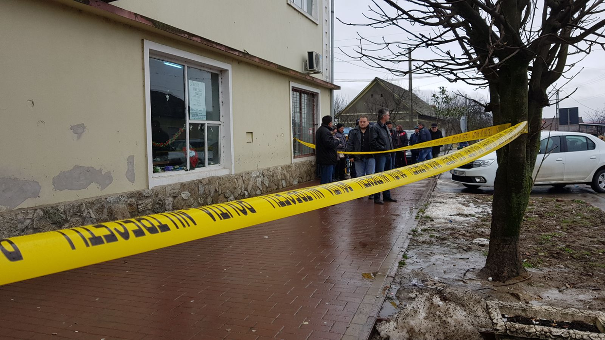 Polițiștii au fost chemați de patronul barului