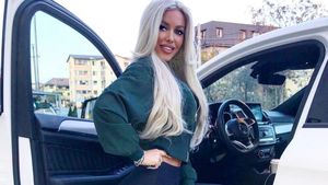 Surpriză! Ce mașină conduce Loredana Chivu, de fapt