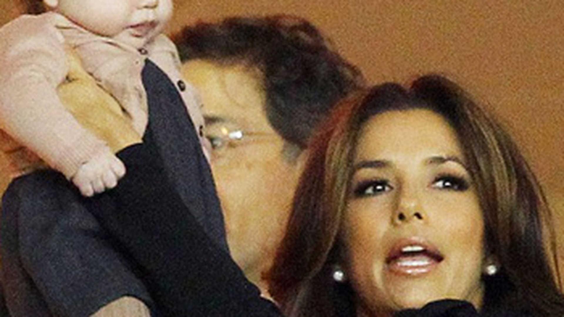 Eva Longoria se joaca de-a mamica! Afla de copilul carei vedete s-a indragostit nevasta disperata!