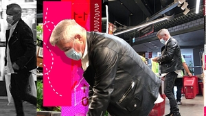 Dan Bittman nu crede în coronavirus, dar poartă mască. Cum l-am filmat pe liderul Holograf după ce a spus: “Să dea Dumnezeu să mor și eu de COVID”