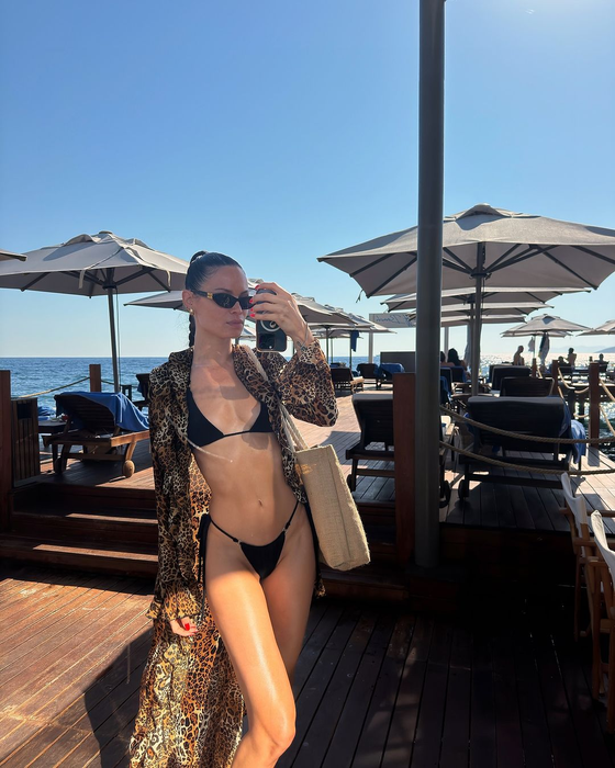 Irisha în vacanţă cu afaceristul italian