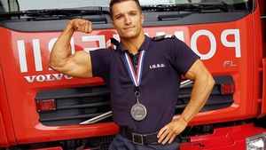 Un pompier din Mehedinți a luat medalia de argint la Campionatele Europene de Culturism şi Fitness