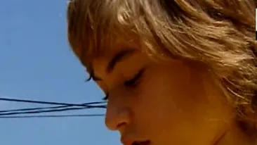 VIDEO Un baiat de numai 12 ani le preda origami adultilor!