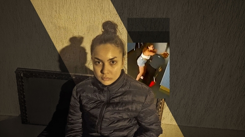 Noi imagini cu tânăra din Constanța acuzată că atacă femei pe stradă! Are 9 dosare penale