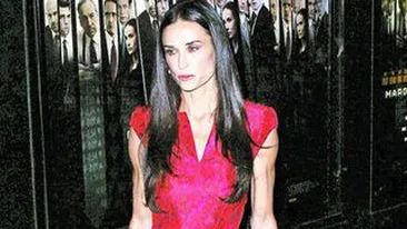 Demi Moore socheaza cu lookul ei! Suferinta a anorexie