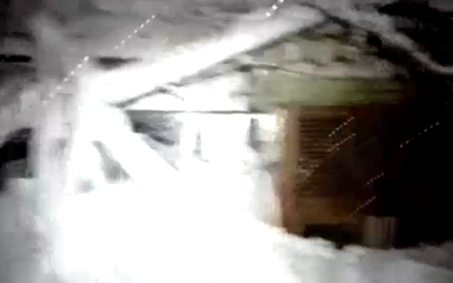 Trei români, în hotelul din Italia lovit de avalanşă