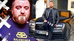 “Sharpele Nebunu” bloca ore în șir benzinăria cu Rolls-ul + scandaluri în trafic și vecini terorizați