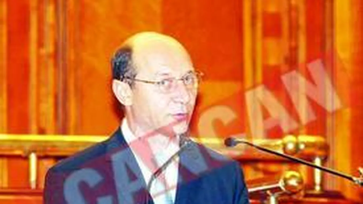 Basescu rupe tot pentru anticipate