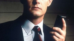 Vi-l mai amintiti pe Kyle MacLachlan, agentul Cooper din "Twin Peaks"? Ia uite ce bine arata la 52 de ani!