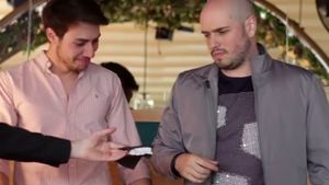 VIDEO. Dinozaurul Rose de la NUBA a ajuns subiect de stand-up comedy. Armand de Brignac în varianta BRomania!