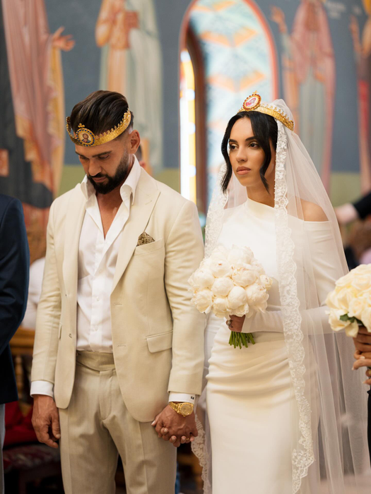 Dorian Popa s-a cununat religios cu Andreea, după petrecerea de nuntă. Ce ținute speciale au ales