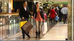 Alina Puscas a lasat delicatesele celor mai cunoscuti chefi din Romania pentru o inghetata la mall!
