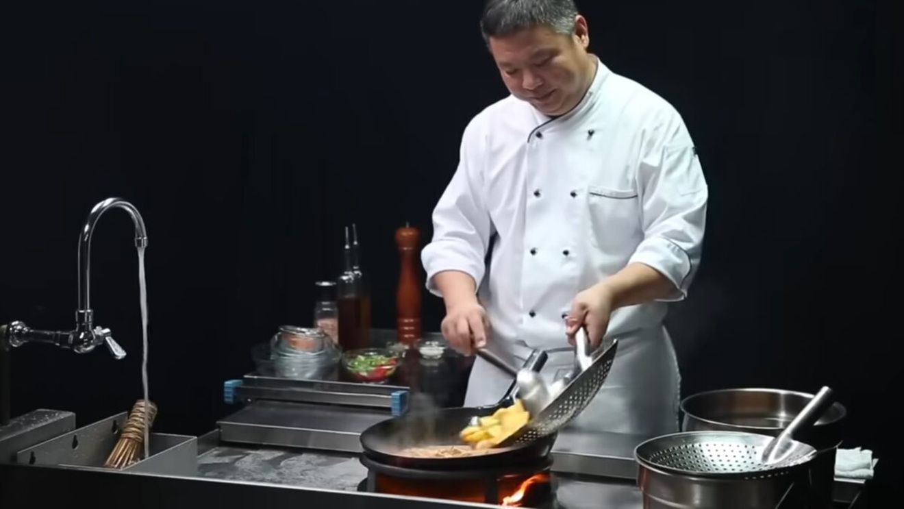 Dapanji – Puiul uriaș din Xinjiang care a cucerit wok-ul lumii. Chef John vă arată cum îl faceți ca la carte