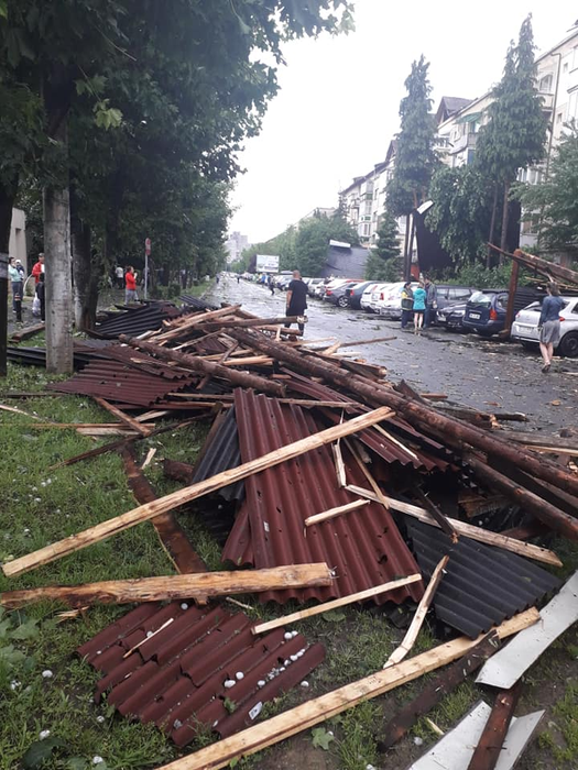 Potop în România! Imagini apocaliptice în marile orașe din țara noastră, în urma haosului meteorologic
