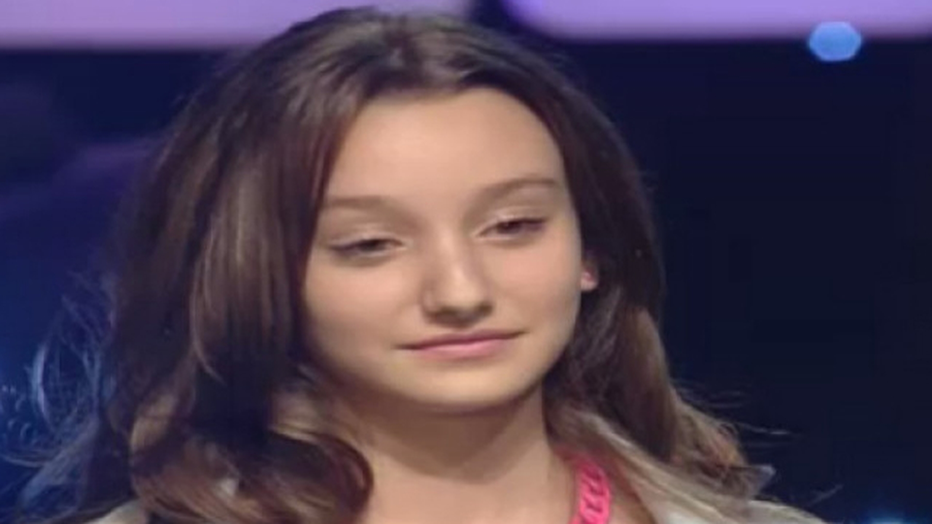 Legatura nestiuta dintre Catalin Crisan si Antonia! La mijloc este chiar fiica artistului