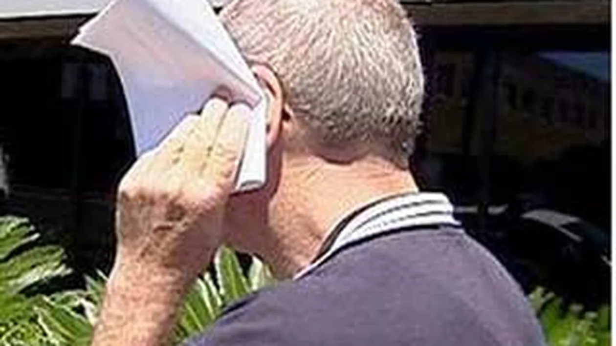 Un profesor australian, acuzat ca a violat peste 44 de minori