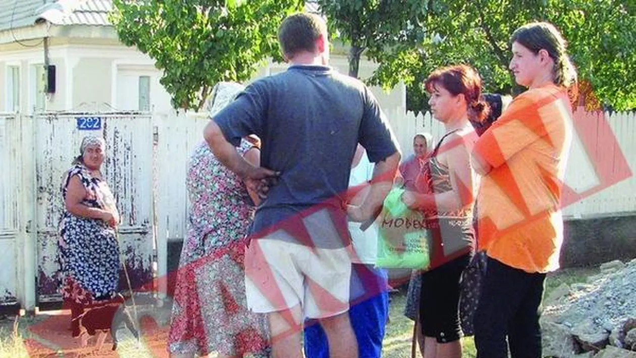 Si-au gasit fetita spanzurata in ciresul din curte