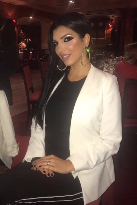 Andreea Tonciu nu îşi mai ascunde burtica! Fotografia care o dă de gol pe brunetă:”Eşti din nou însărcinată?”