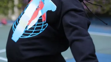 Doliu in lumea muzicii. Cântăreţul a leşinat in aeroport şi nu a mai putut fi salvat