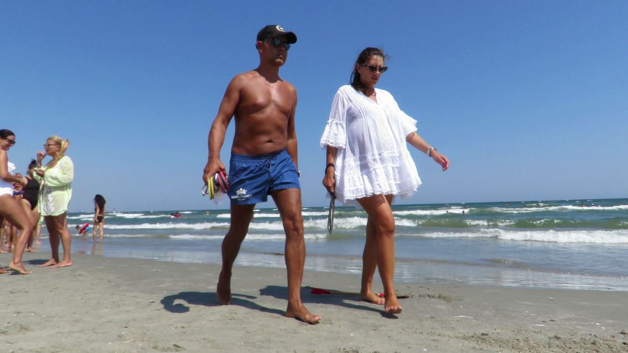 Remus Truică și Diana, iubita lui însărcinată, s-au relaxat câteva zile la mare, în stațiunea Mamaia