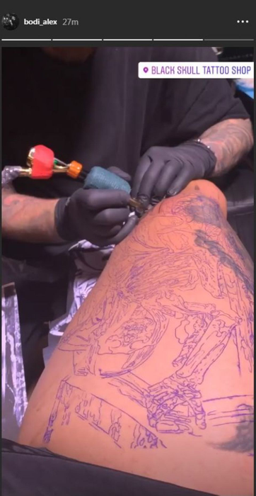 Alex Bodi își face un nou tatuaj după despărțirea de Bianca Drăgușanu