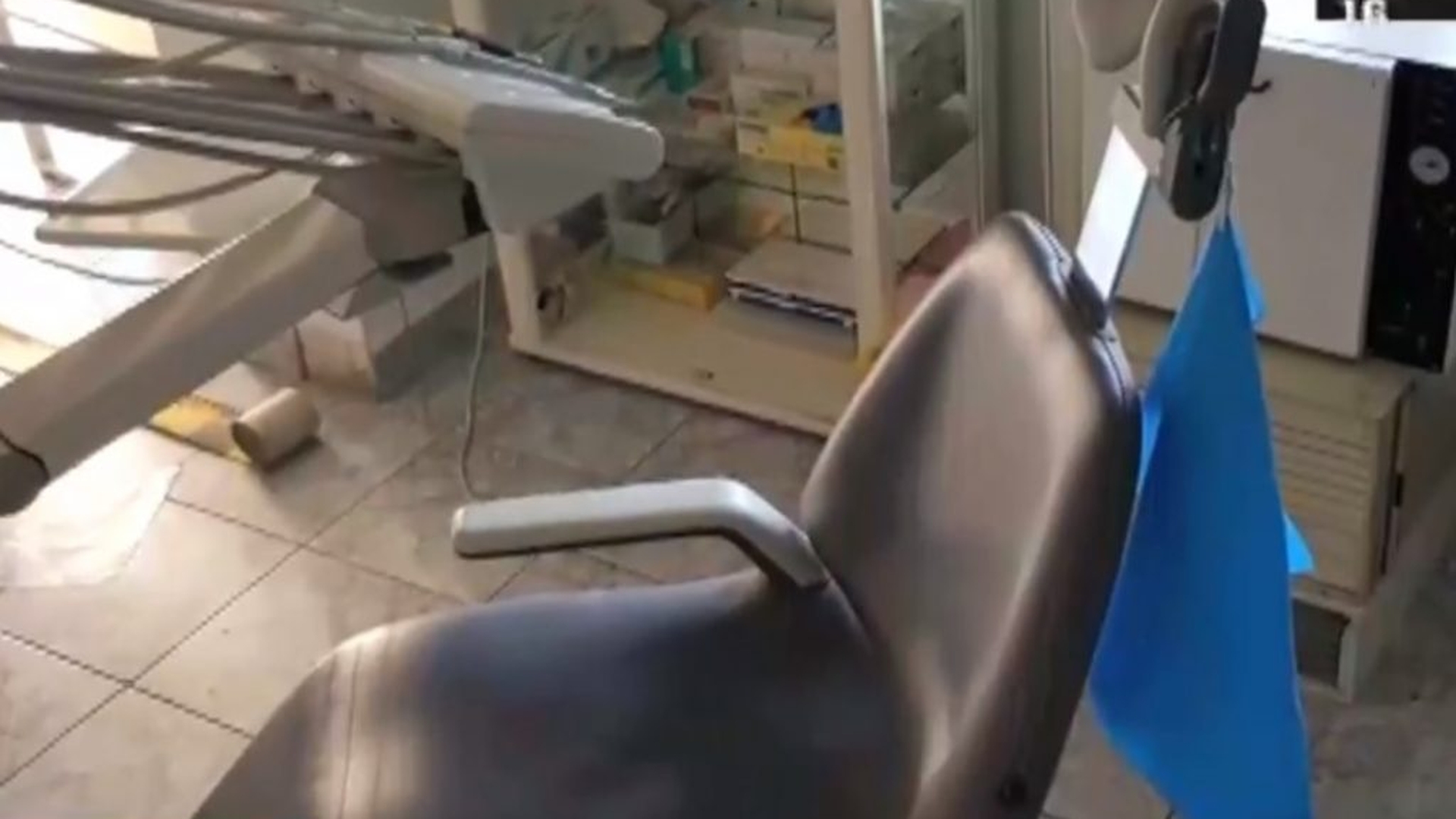 Autoritățile au descoperit un dentist fals într-un sat de lângă Capitală! Bărbatul era de fapt zidar