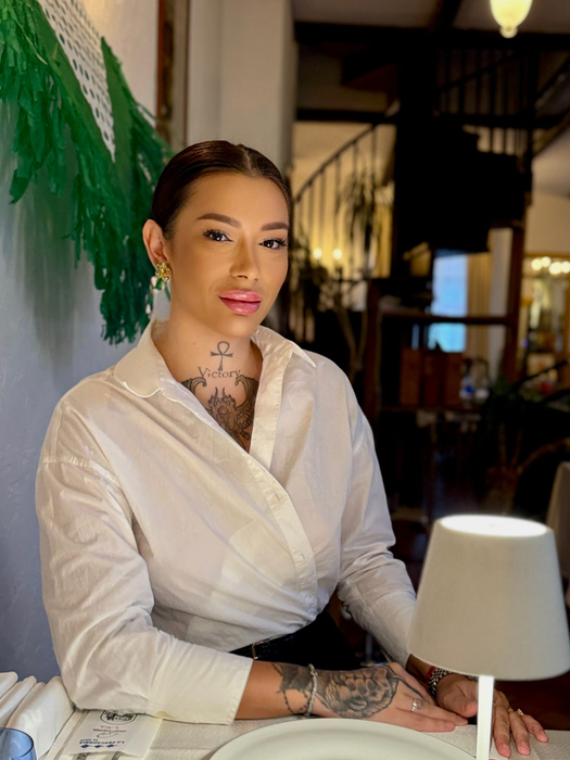 Armina a recunoscut cu ce se ocupă în Tenerife, de fapt. Din ce face bani soția lui Marcel