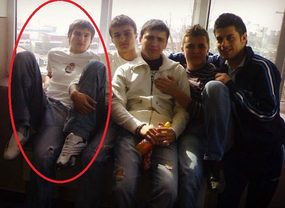 Dorian Popa e acum mare „macho”, dar să vezi cum arăta starul de la Antena 1 în tinerețe, când era „plat” și nu avea mușchi deloc