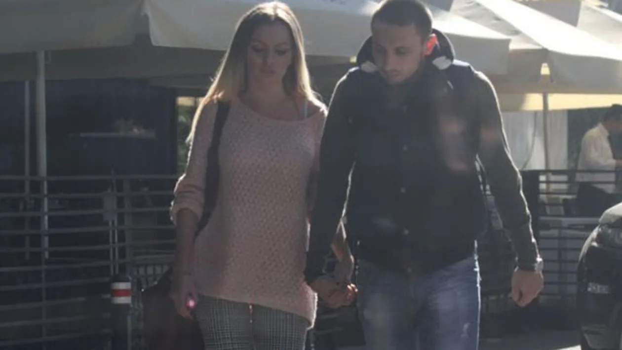 Bunica Alexandrei Stan, in lacrimi cand a vazut-o la poarta: Nu mai plange. Te vede lumea la televizor