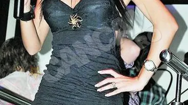 Andreea Tonciu, cu aripioarele la vedere! Sunt in perioada aceea a lunii, nu-mi pun OB-uri!