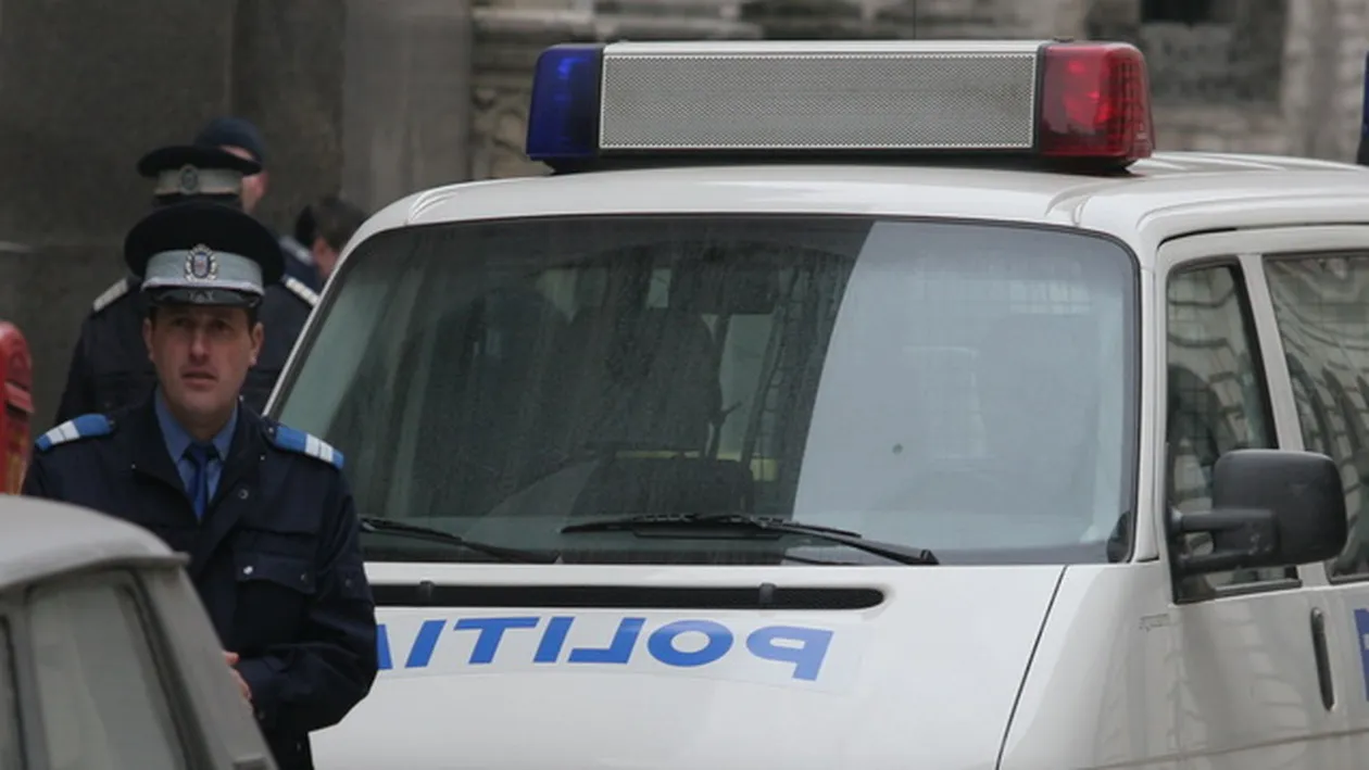 Socant! O adolescenta a fost injunghiata in plina strada de un hot care i-a furat poseta