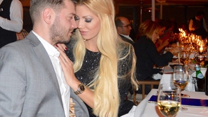 Răsturnare de situaţie în ”telenovela” toamnei! Iubitul ştiristei de la Antenă l-a acceptat pe amantul fostei logodnice şi…