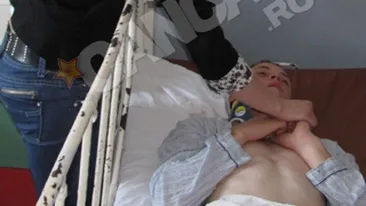 Traieste dupa ce a stat spanzurat minute in sir