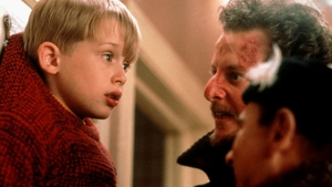 Actorul din „Singur acasă”, Macaulay Culkin, arată demențial înainte de Crăciun! Revenire spectaculoasă după anii de luptă cu dependența